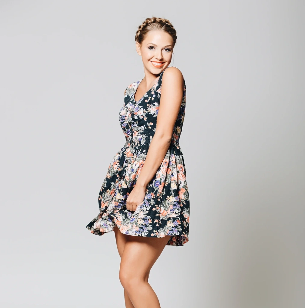 https://weariqleem.com/wp-content/uploads/revo-woocommerce-theme/theme/images/fashion_category_14.webp